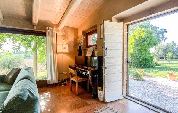 Casa 3 camere, con giardino