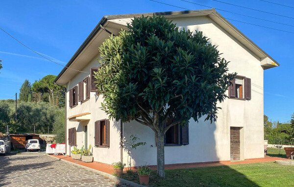 Casa 3 camere, con giardino