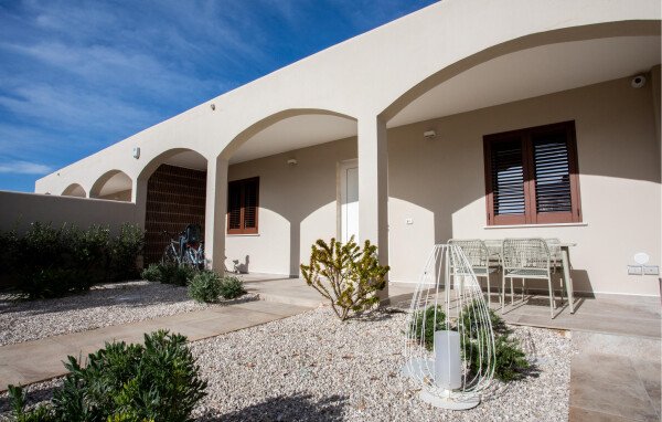 Casa 2 camere, con giardino