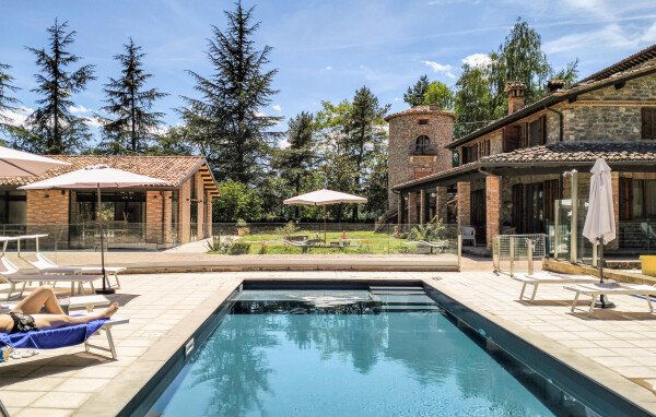 Casa 6 camere, con piscina