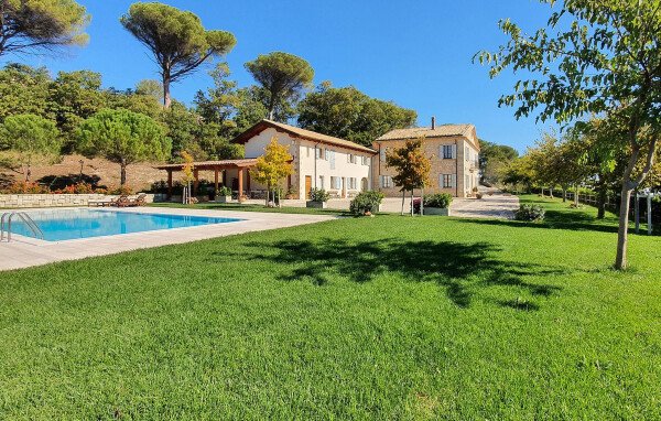 Casa 10 camere, con piscina