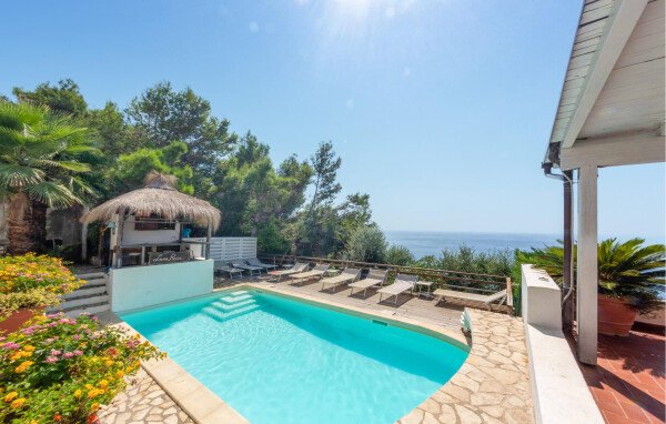 Casa 4 camere, con vista mare