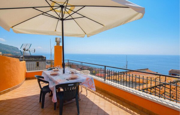 Casa 2 camere, con vista mare