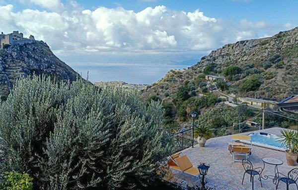 Casa 2 camere, con vista mare
