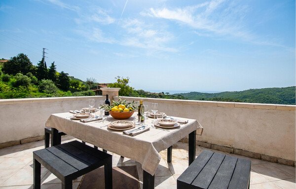 Casa 3 camere, con vista mare