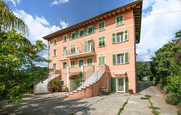Appartamento 1 camera, con giardino