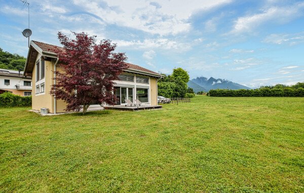 Casa 2 camere, con giardino