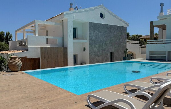 Ferienhaus 8 Schlafzimmer, mit Pool