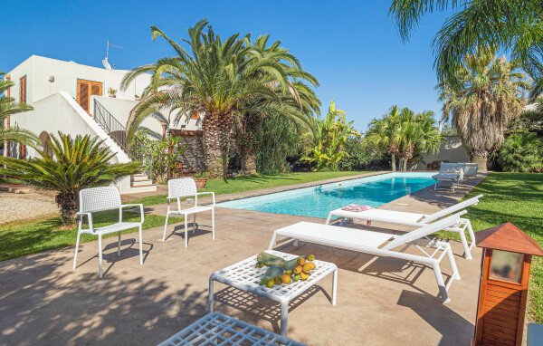 House 3 bedrooms, with sea view