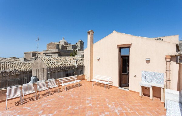 House 3 bedrooms, with sea view