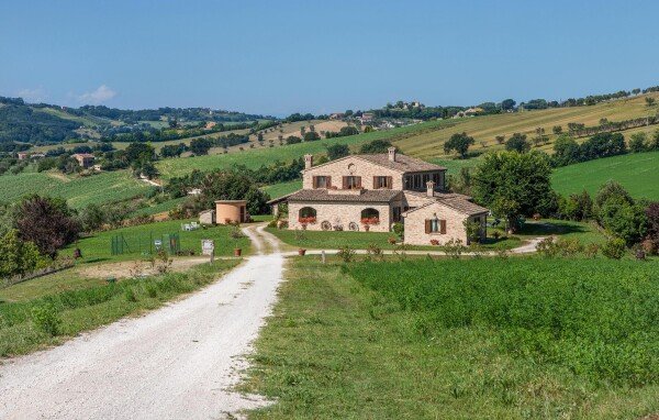 Casa 6 camere, con giardino