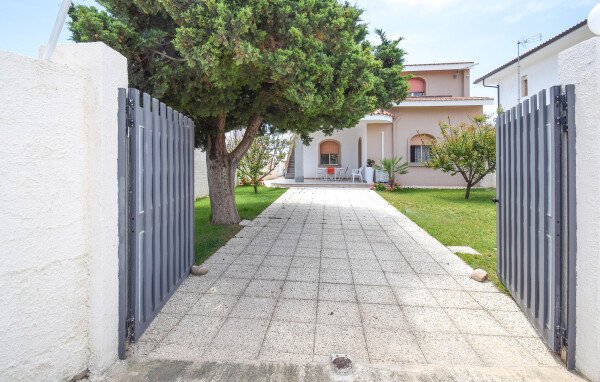 Casa 3 camere, con giardino