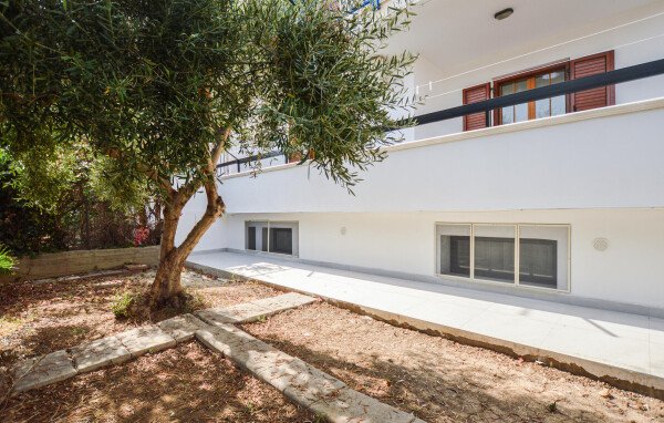 Casa 3 camere, con giardino