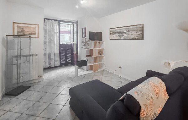Casa 2 camere, con giardino