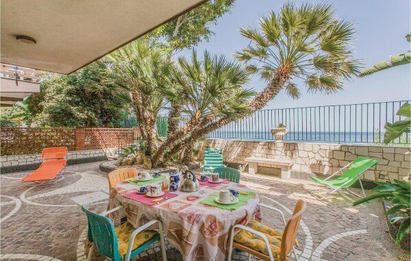 Casa 2 camere, con vista mare