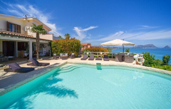 Casa 3 camere, con vista mare