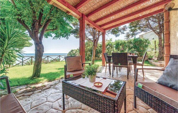 Casa 1 camera, con vista mare