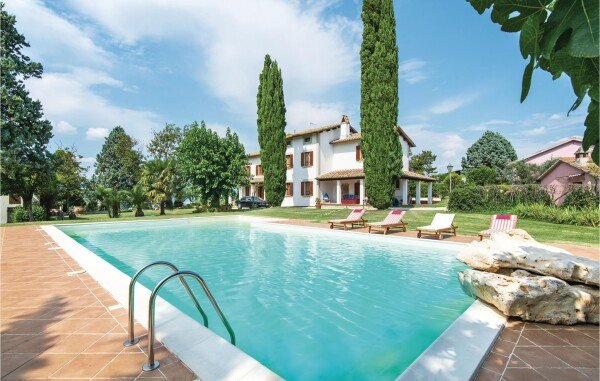 Casa 2 camere, con piscina