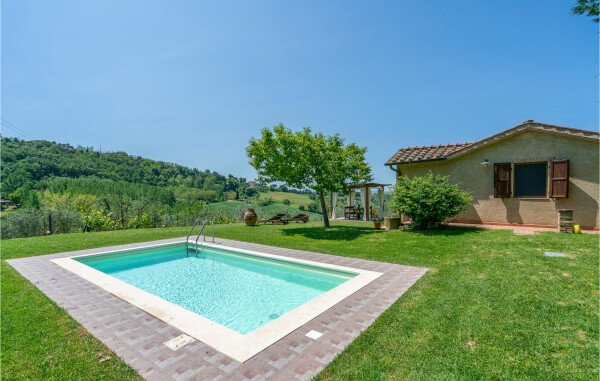 Casa 1 camera, con piscina