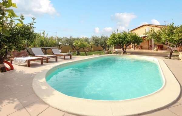 Casa 2 camere, con piscina