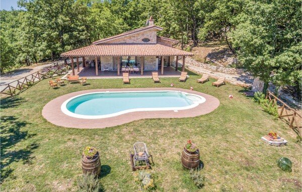 Casa 2 camere, con piscina