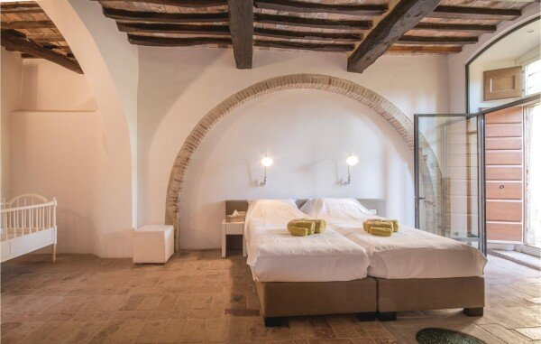 Casa 8 camere, con piscina