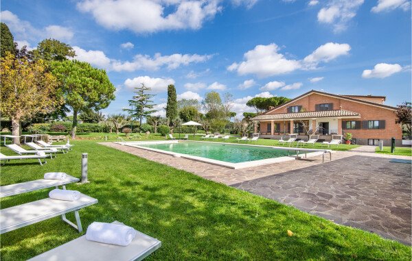 Ferienhaus 11 Schlafzimmer, mit Pool