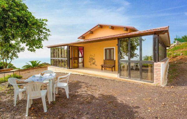 Casa 1 camera, con vista mare