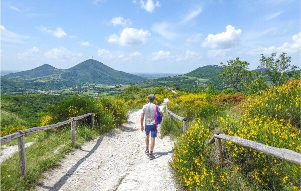 Casa 1 camera, con giardino