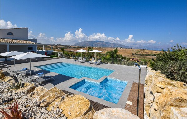 Casa 3 camere, con vista mare