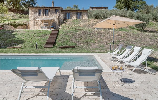 Casa 2 camere, con piscina