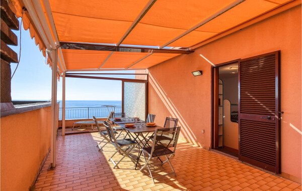 Casa 1 camera, con vista mare