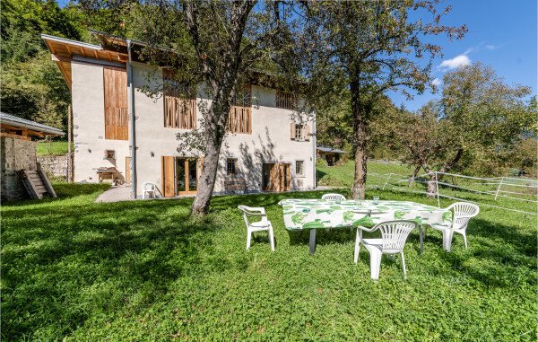 Casa 3 camere, con giardino