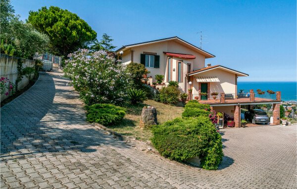 Casa 6 camere, con vista mare