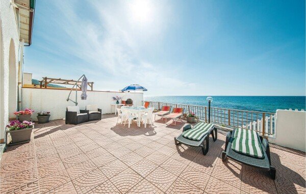 Casa 3 camere, con vista mare