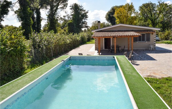 Casa 2 camere, con piscina