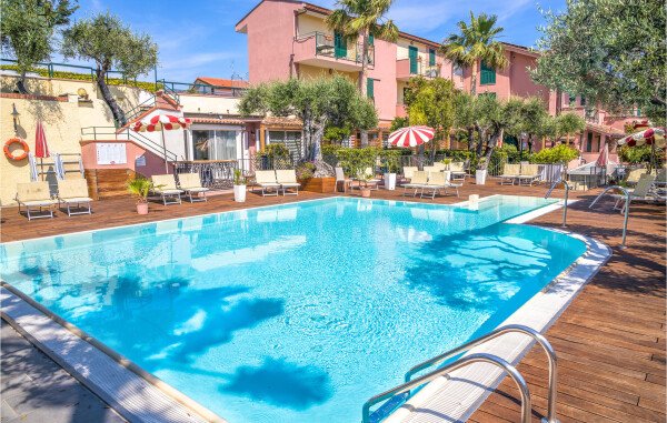 Appartamento 1 camera, con piscina