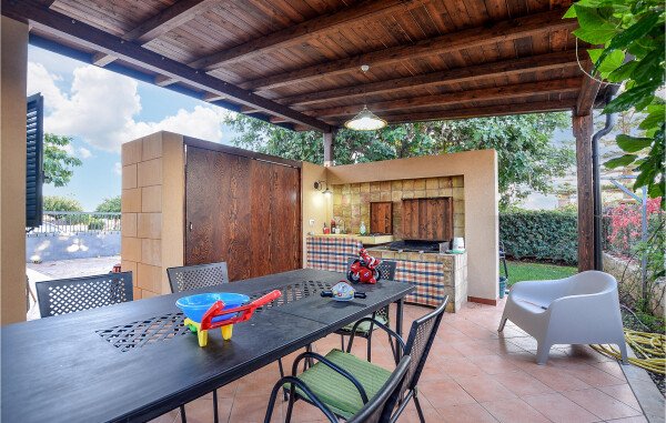 Casa 2 camere, con vista mare