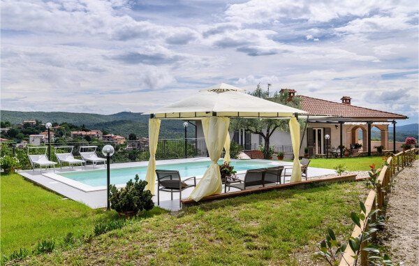 Casa 3 camere, con piscina