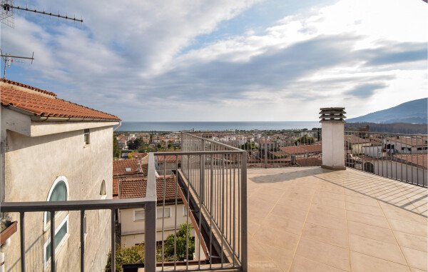 Casa 4 camere, con vista mare
