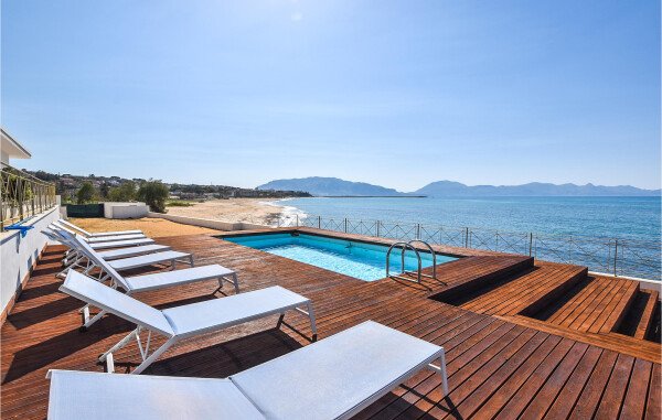 Casa 3 camere, con vista mare