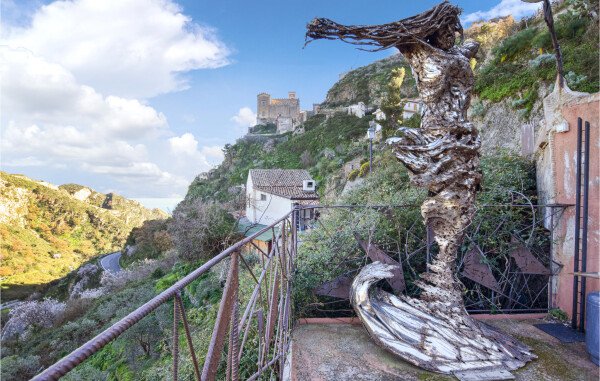 Casa 1 camera, con vista mare