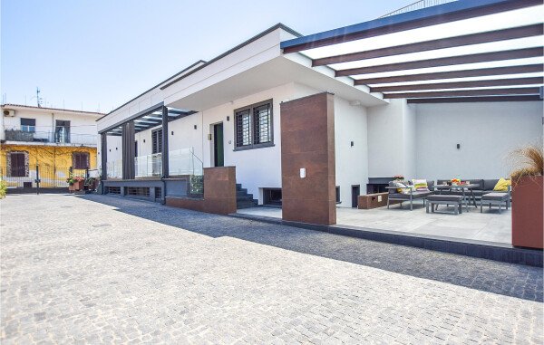 Casa 2 camere, con giardino