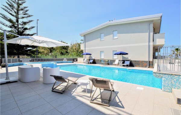 Casa 2 camere, con vista mare