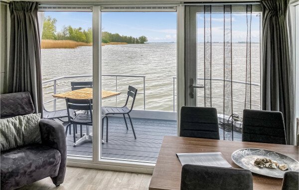 Boat 2 bedrooms, with sea view