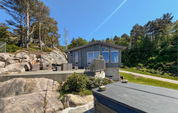 House 2 bedrooms, with sea view