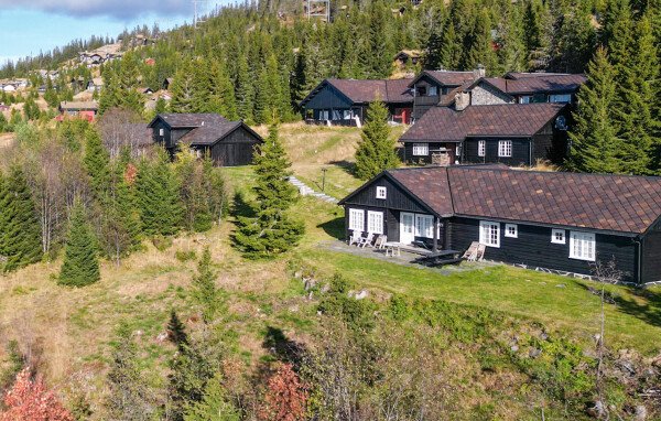 House 4 bedrooms, with fireplace