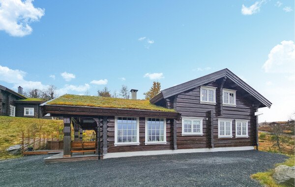 House 4 bedrooms, with fireplace