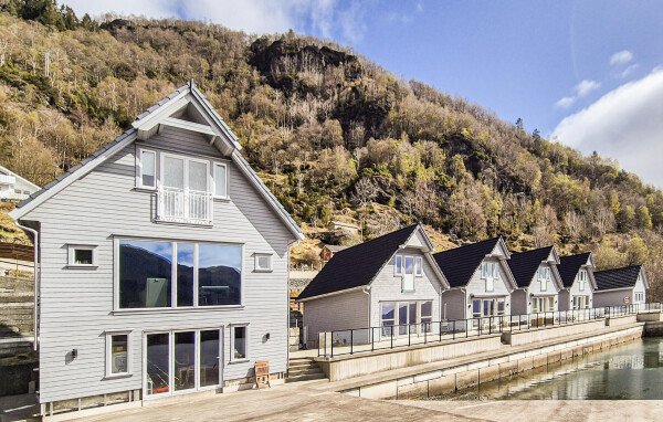 House 4 bedrooms, with sea view