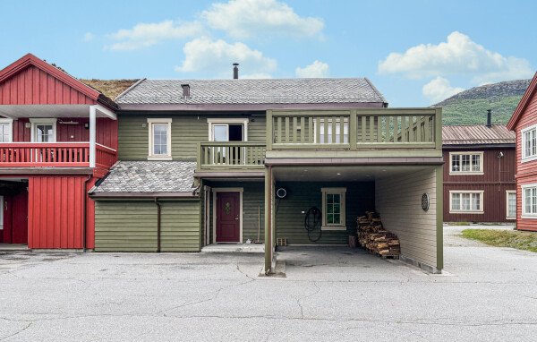 House 4 bedrooms, with garden